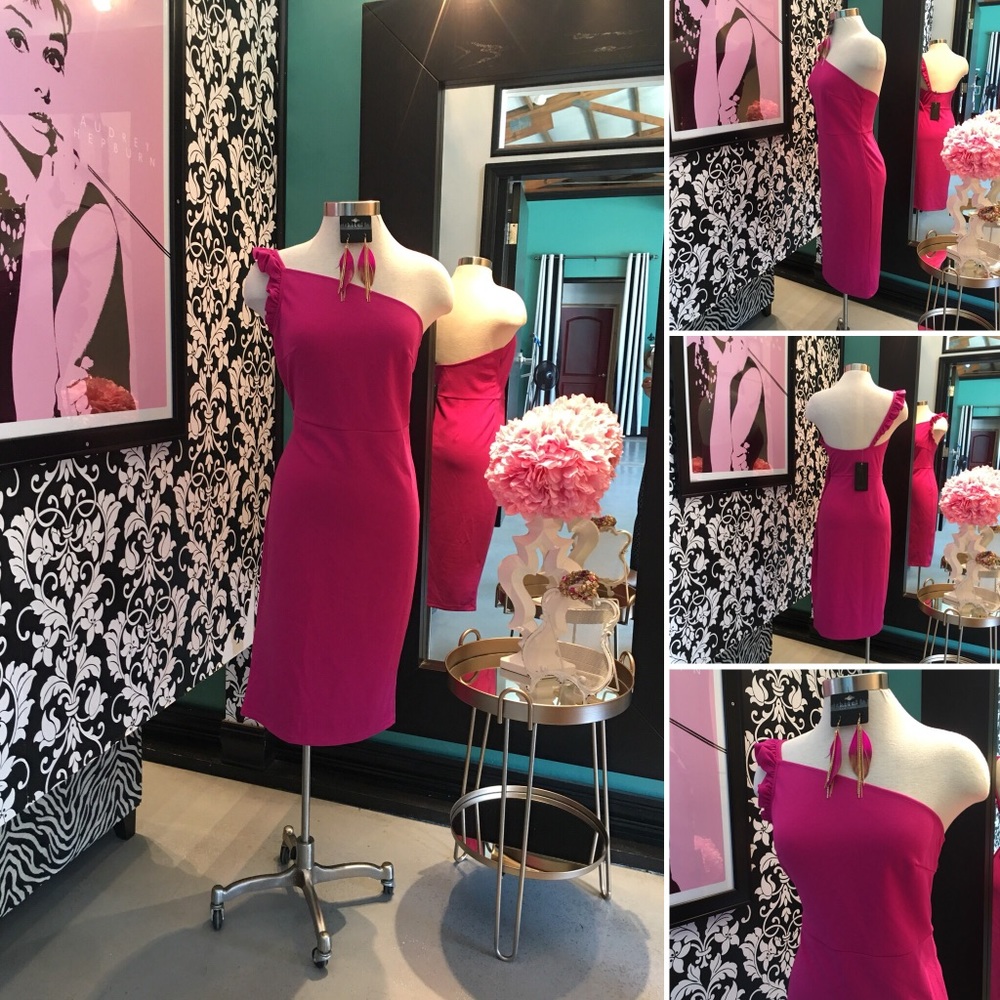 🌺 Spense 
Gorgeous Magenta One Sleeve Dress